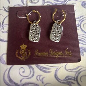 Premier Designs Two toned earrings